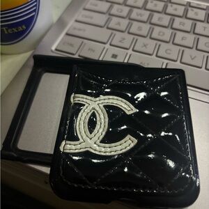 CC  Black and White Quilted Phone Case